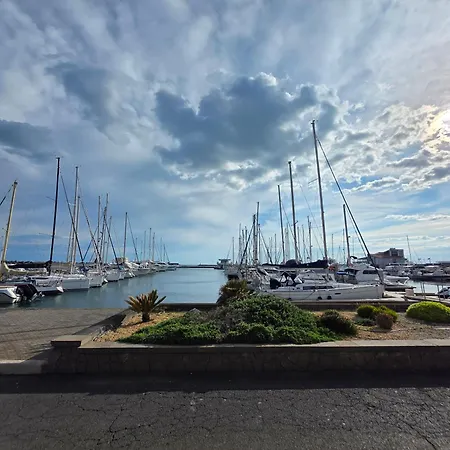 Bord De 4p Avec Parking * Agde