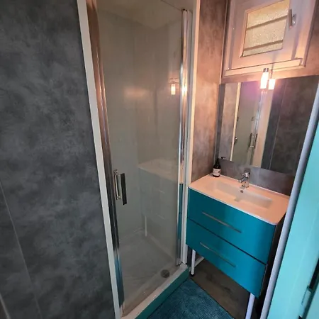 Bord De 4p Avec Parking Agde